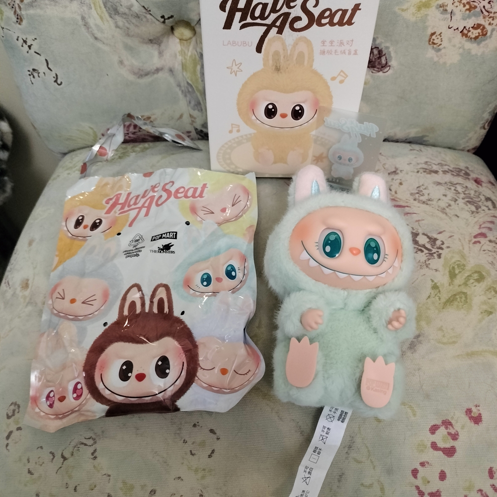 LABUBU QuQu 💯 authentic, Pop Mart